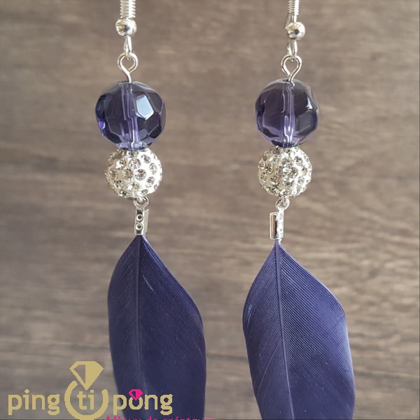 Longues boucles d’oreilles « Plumes » bleu mauve de 50 oneShot – Image 2