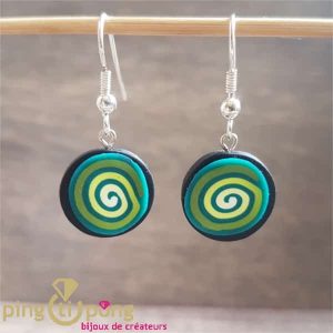 Boucles d&rsquo;oreilles Pastacuita spirale pendantes rondes verte