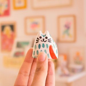 Céramique Petit Chat Bleu Et Rouge