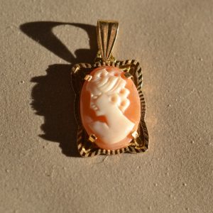 Pendentif Camée monture facettée