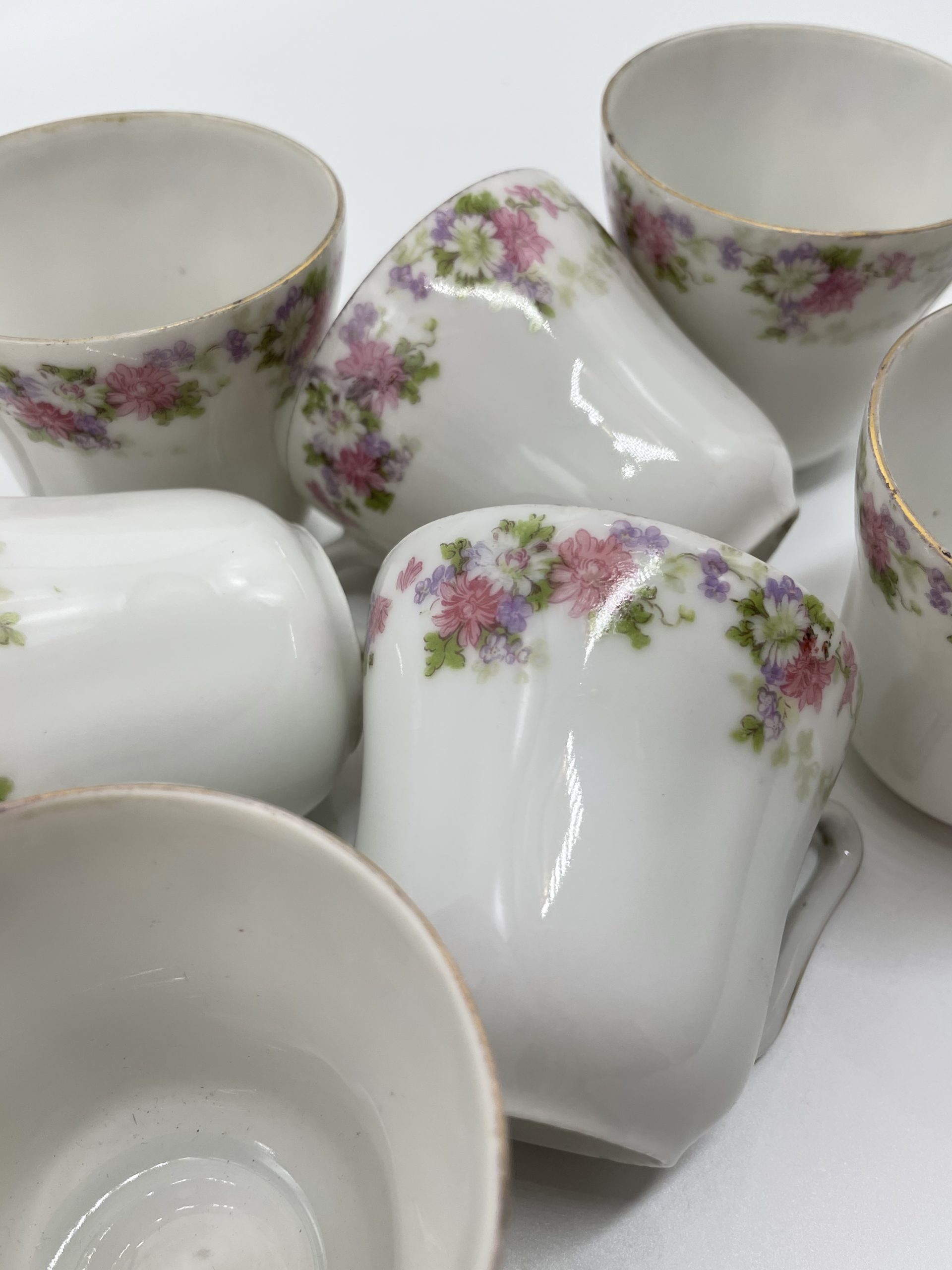 Tasses à café fleuries vintage