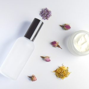 Réalisez une crème de jour et un sérum visage