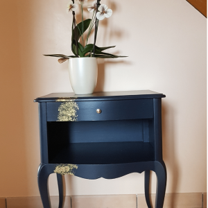 Apprenez à rénover un vieux meuble dans un atelier relooking