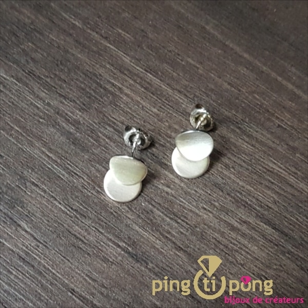 Boucles d’oreilles Pétales en argent du créateur Kelim Design – Image 2