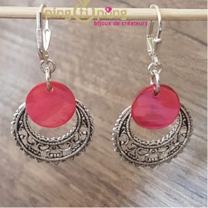 Boucles dormeuses indiennes en nacre rose et métal La Petite Sardine