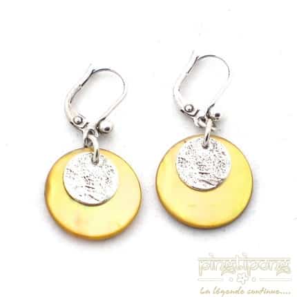 Boucles d’oreilles, créatrice « La Petite Sardine » en nacre jaune et argent – Image 3