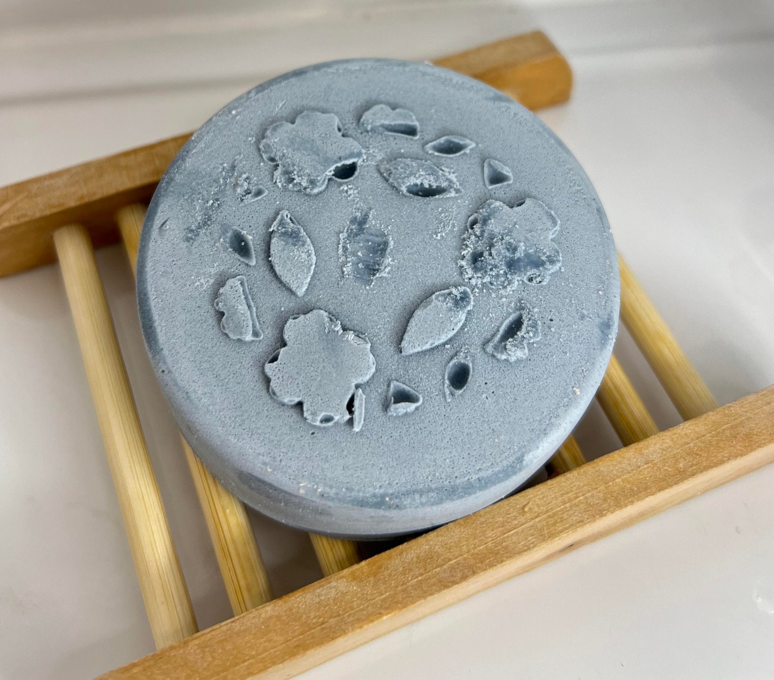 Shampooing Cheveux Blancs Lamazuna à la poudre d’Indigo