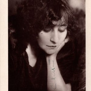 Dédicace – Autographe – Très rare carte signée au feutre par Colette – Format 9×14 – Collection