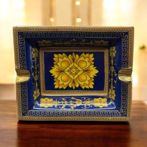 Magnifique cendrier Hermes (dans le goût de) – Pouvant servir de vide-poche – En porcelaine à décor de motifs feuillagés jaune sur fond bleu nuit – Décoration – Collection